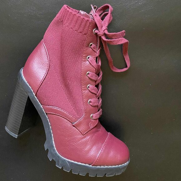 BCBGENERATION Lace-Up Booties (Size: 6) - Picture 4 of 12